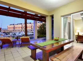 Luxurious Apartment in central Waterfront