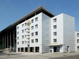 B&B HOTEL Bielefeld-City: Bielefeld'de bir otel