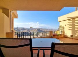 Apartamento con piscina, urbanización privada by AlohaPalma, hotel sa Águilas