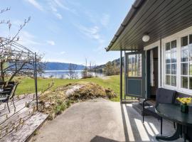 Holiday Home Sandviki by Interhome, hotel en Balestrand