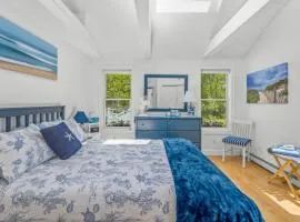 Bright and Cozy with Patio Grill and near the Beach and Golf