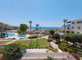 Kings Palace - Elegant 2BR, Sea Facing with Pool Views