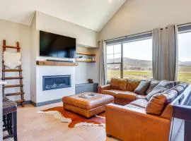 Hot Tub and Mtn Views Townhome in Granby!