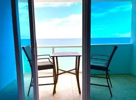Castle 1527 Studio Balcony Direct Beach Access, Pool, Tennis, Free Parking