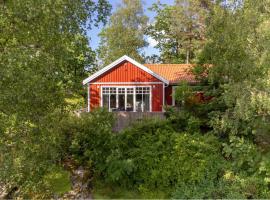 Lakeview spacious family home, casa de campo em Trollhättan