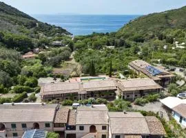 Residence Nisportino Borgo Alloro, Fonte ed Aida