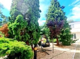 Complex ARGES - Garden & Retreat, hotel in Eforie Nord