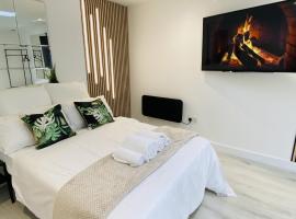 Luxury Garden Suite in Dagenham - Free Parking, hotel em Dagenham