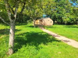 Chalets de l'Oasienne, ξενοδοχείο σε Lissac et Mouret