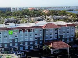 Holiday Inn Express & Suites - St. Petersburg - Madeira Beach by IHG