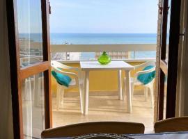 APPARTAMENTO -F- VISTA MARE con due camere da letto-Residence Azzurro, hotel in Gabicce Mare