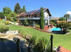Gîte avec piscine chauffée & aires de jeux pour enfants