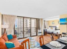 Beautiful 1BR, Steps to Waikiki Beach and Parking