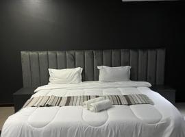 TR GUEST HOUSE, hotel di Matola