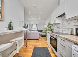 Dunluce Park 5 - Portrush by the Sea