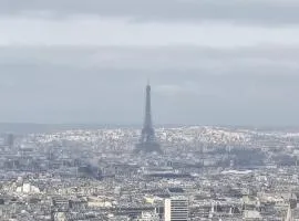 Studio with 180 view of Paris