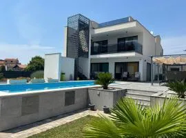 Villa Korina , Pomer