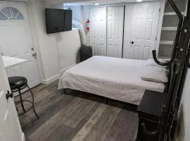 Cozy Studio 250'sqf with kitchenette and private bathroom Close to Time Square NYC
