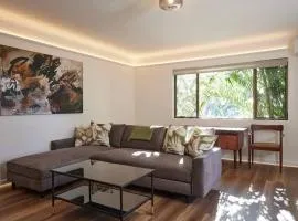 Beachside Palm Beach Luxury - 2 Bedroom Apartment