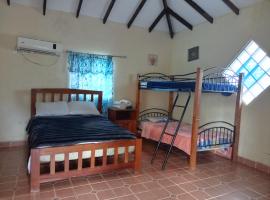 hospedaje ecologico nahual, hotel en Cabrera