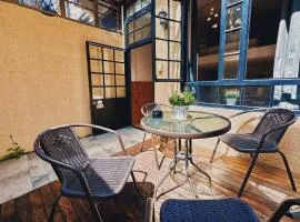 CityWalk Cottage With Two Beds and Courtyard、上海市のコテージ