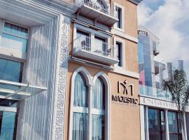 Majestic Byblos Grand Hotel, hotel a Jbeil