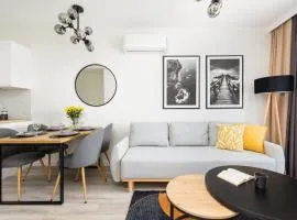 Stylowe Apartamenty z Parkingiem i Balkonem w Kołobrzegu by Noclegi Renters