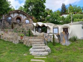 Хотелски комплекс "ЕЛПИДА'', hôtel avec piscine à Kotel