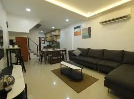 UpSTYLE - Private Townhouse 4 Bedrooms