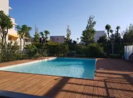 Studio à la mer avec piscine