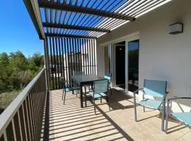 Appart 4 pers climatisé parking piscine proche des plages ménage inclus - V0816