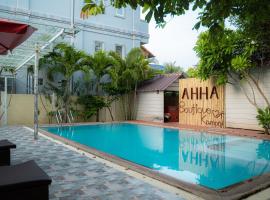 AHHA Boutique Kampot, hotel with pools in Kampot