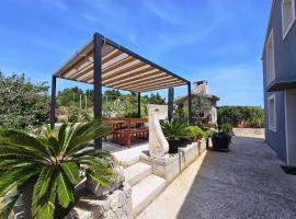 Apartment Gabi, hotel di Sali