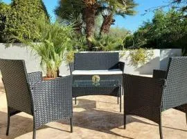 Las Chigias appartamento con giardino a pochi minuti dal mare