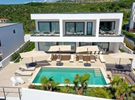 Luxury Villa 360 - private heated pool