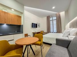 Torreluz SUITES, hotel con alberca en Almer&iacute;a
