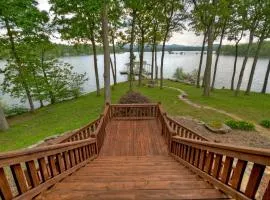 Blue Ridge Lake Retreat - Lakefront Luxury Home - Private Dock, Hot Tub, Sundeck, Private Boat Launch, Near Downtown - Blue Ridg