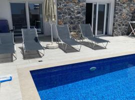 Villa SHIRIN, Hotel in Marioú