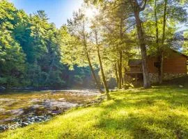 Rivers D Lite - Trout fishing, tubing, kayaking all minutes from Downtown Blue Ridge, GA