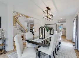 Scenic Ridge - Minutes to Downtown Blue Ridge - Pet Friendly, Hot Tub, Modern Amenities, Ping Pong Table, Fire Pit, Fenced In Ya