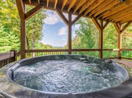 A Mornings Mist - Scouts Overlook - Romantic Retreat, Hot Tub, Cozy Fireplace, Mountain Views at Scouts Overlook -, ξενοδοχείο σε Morganton