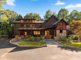 River Joy Lodge - Luxury Home on the Ellijay River, Hotel in Cherry Log