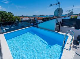 Luxury Home Vida with Pool – hotel w mieście Vodice