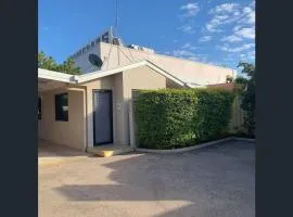 Fully Furnished Modern Unit in centre of city