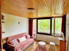 Studio au pied des pistes avec terrasse, hotel u gradu 'Vars'