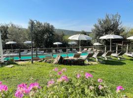 Agriturismo e Glamping Serraiola Alta, hotel v destinaci Frassine