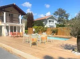 Magnifique villa face au golf avec piscine au sel