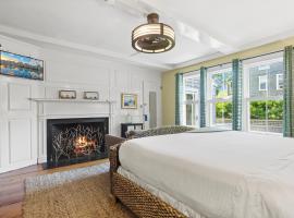 Carlisle House Inn، فندق في نانتوكيت