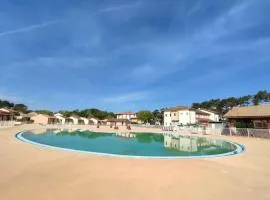 Maison charmante à Soustons avec piscine et jardin