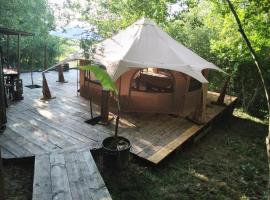 TENTE SAFARI LODGE DANS FORET LUXURIANTE, luxury tent in Vielle-Tursan